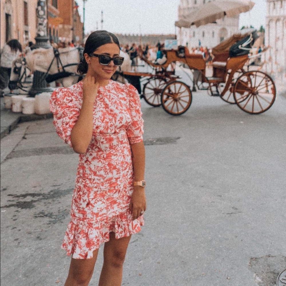 In the style open back statemnt porcelain print dress